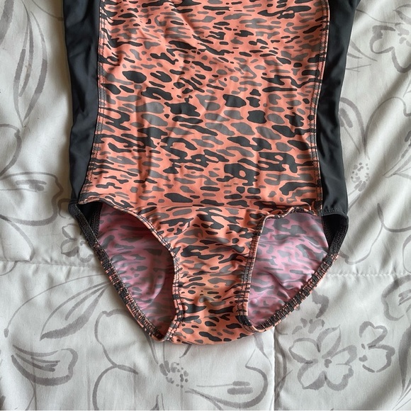 Destira Orange and Gray Size Child Med - Picture 6 of 8